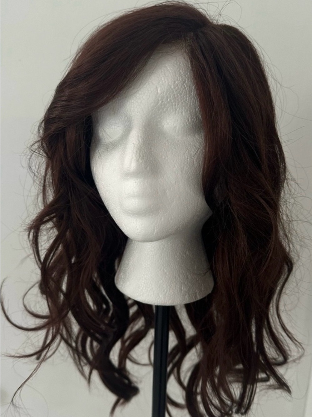 Noriko wig Jaden in Mulberry Brown